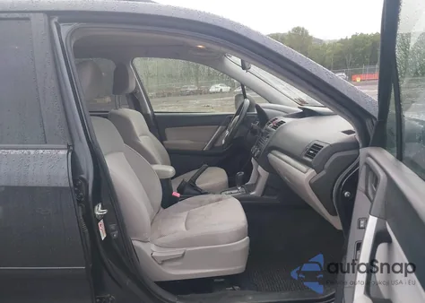 2014 Subaru Forester 2.5I Premium z USA, uszkodzony, nr VIN JF2SJAEC6EH474365